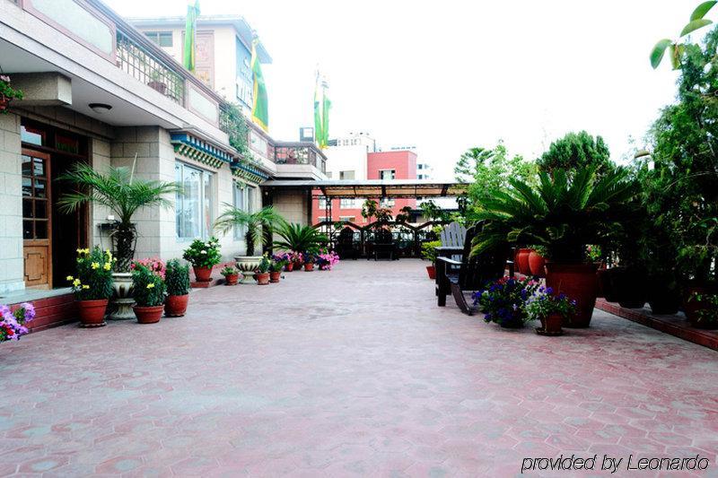 Hotel Tibet Катманду Экстерьер фото