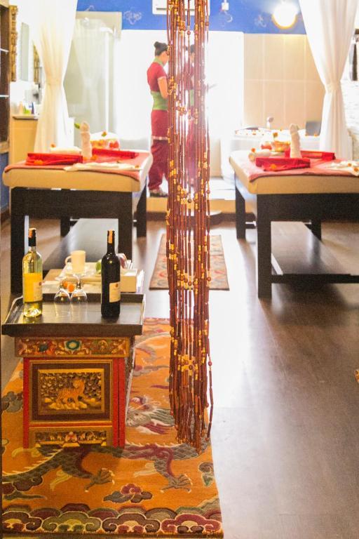 Hotel Tibet Катманду Экстерьер фото