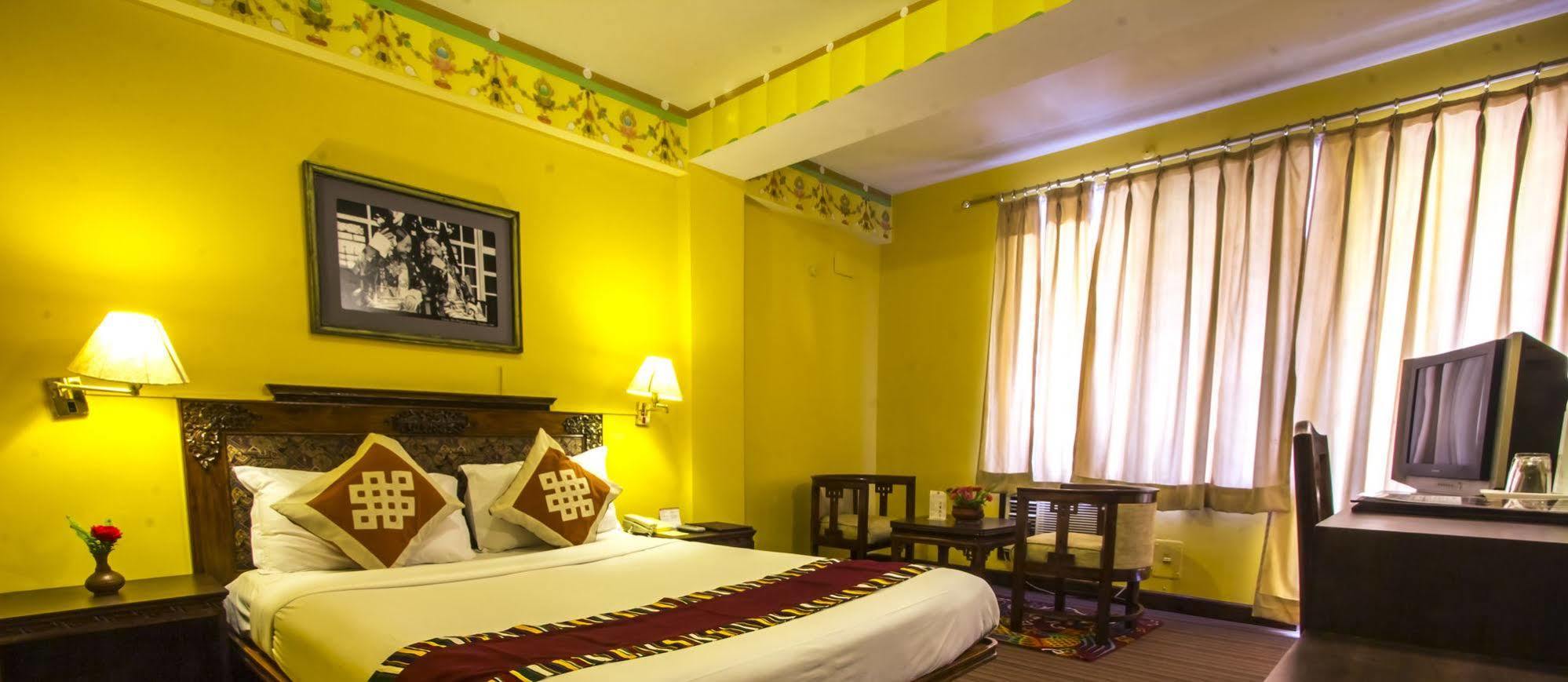 Hotel Tibet Катманду Экстерьер фото