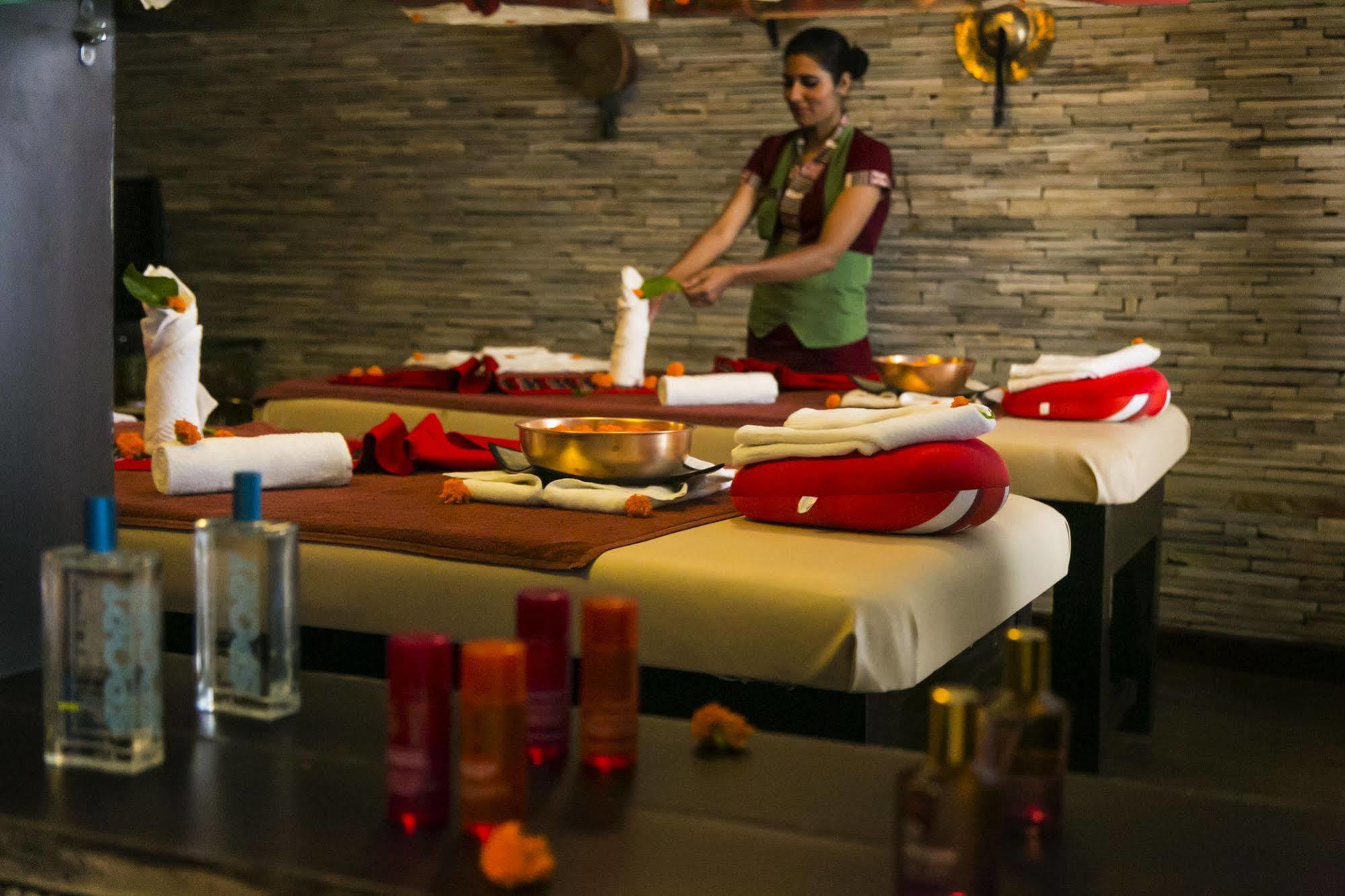Hotel Tibet Катманду Экстерьер фото