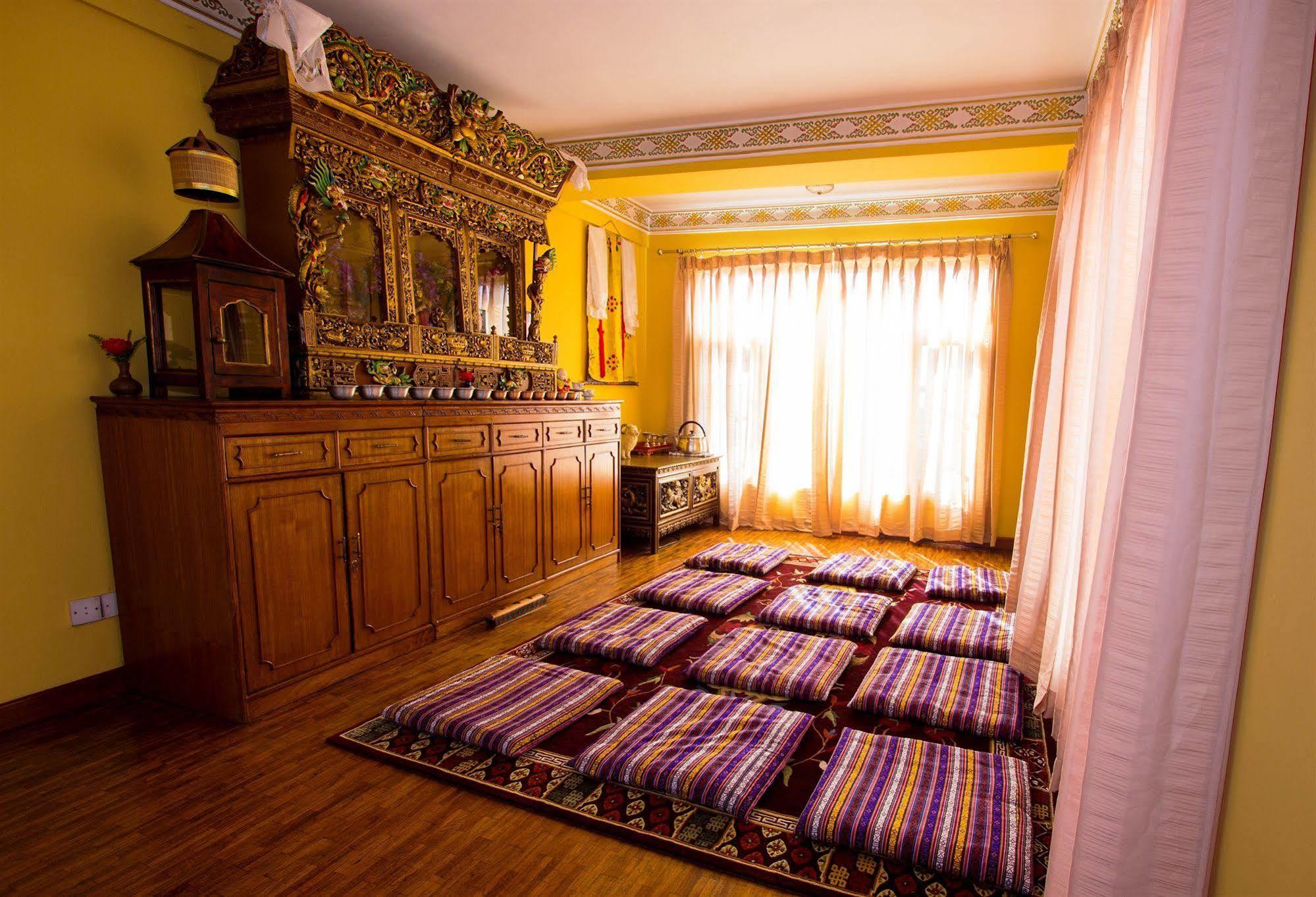 Hotel Tibet Катманду Экстерьер фото