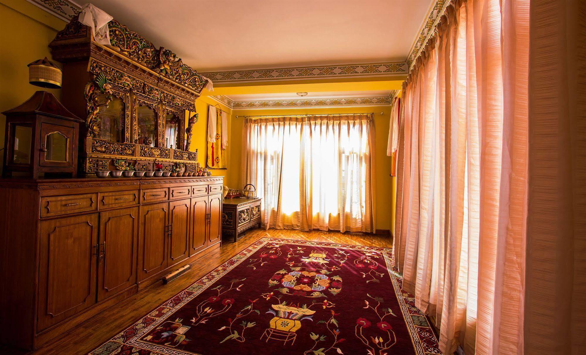 Hotel Tibet Катманду Экстерьер фото